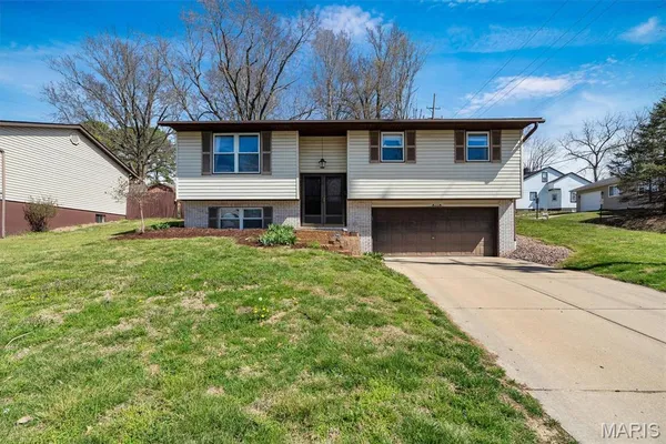 $249,900 | 1500 Valley Forge Drive, Collinsville, IL 62234