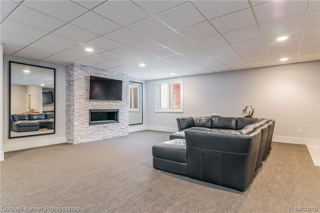 3798 Thatcher Drive Rochester, MI 48309 - Photo 47 of 62 047-Recreation_Room-5491924-large.jpg