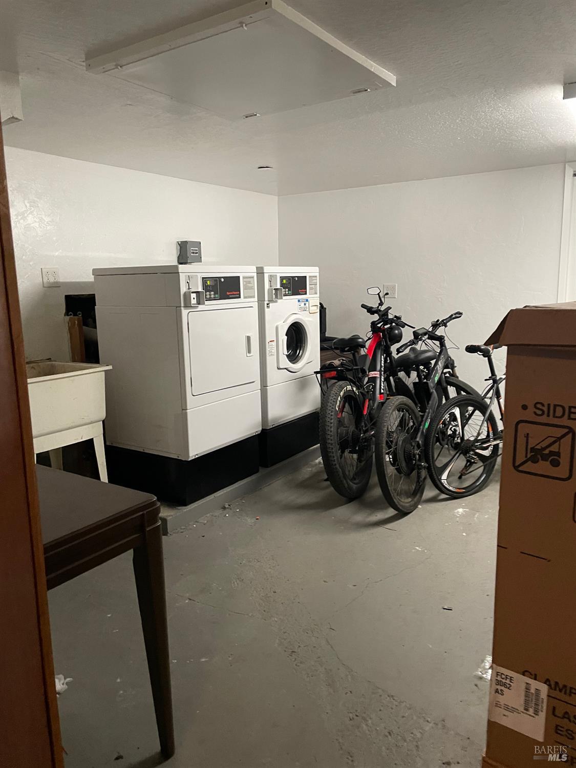 321 North Franklin Street Fort Bragg, CA 95437 - Photo 13 of 23 a utility room with dryer and washer