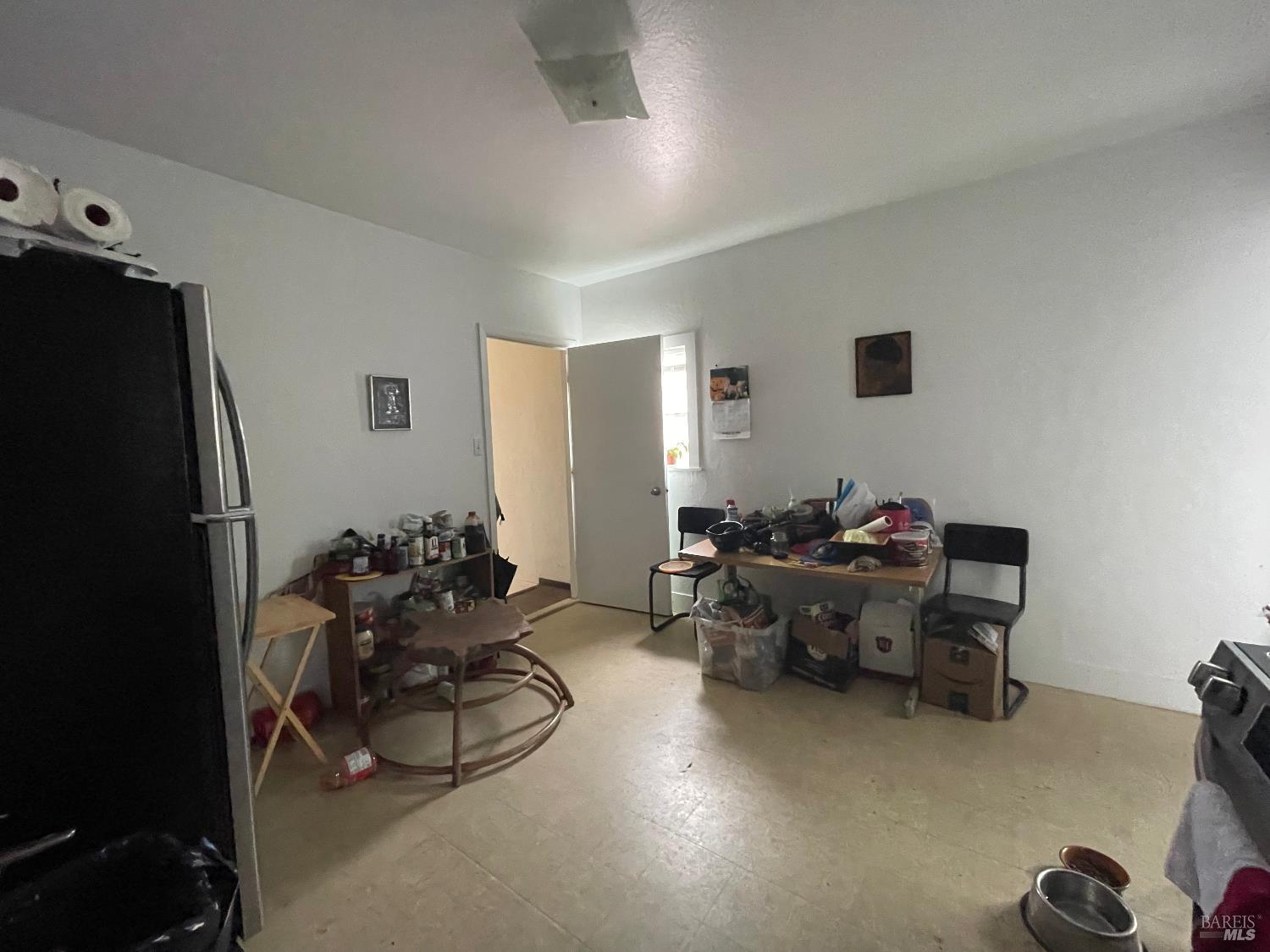 321 North Franklin Street Fort Bragg, CA 95437 - Photo 20 of 23 a living room with furniture