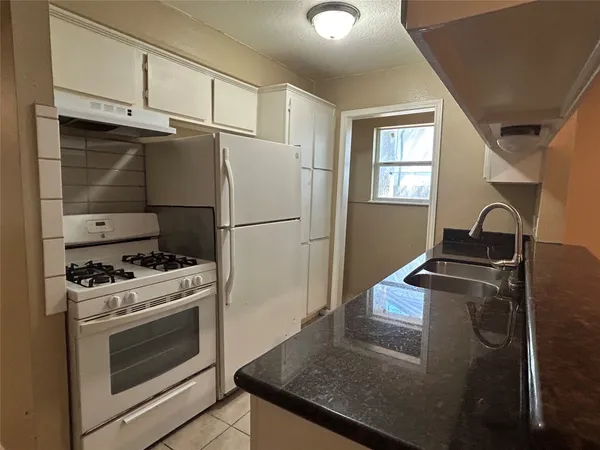 $1,250 | 937 Fresa Road, Pasadena, TX 77502