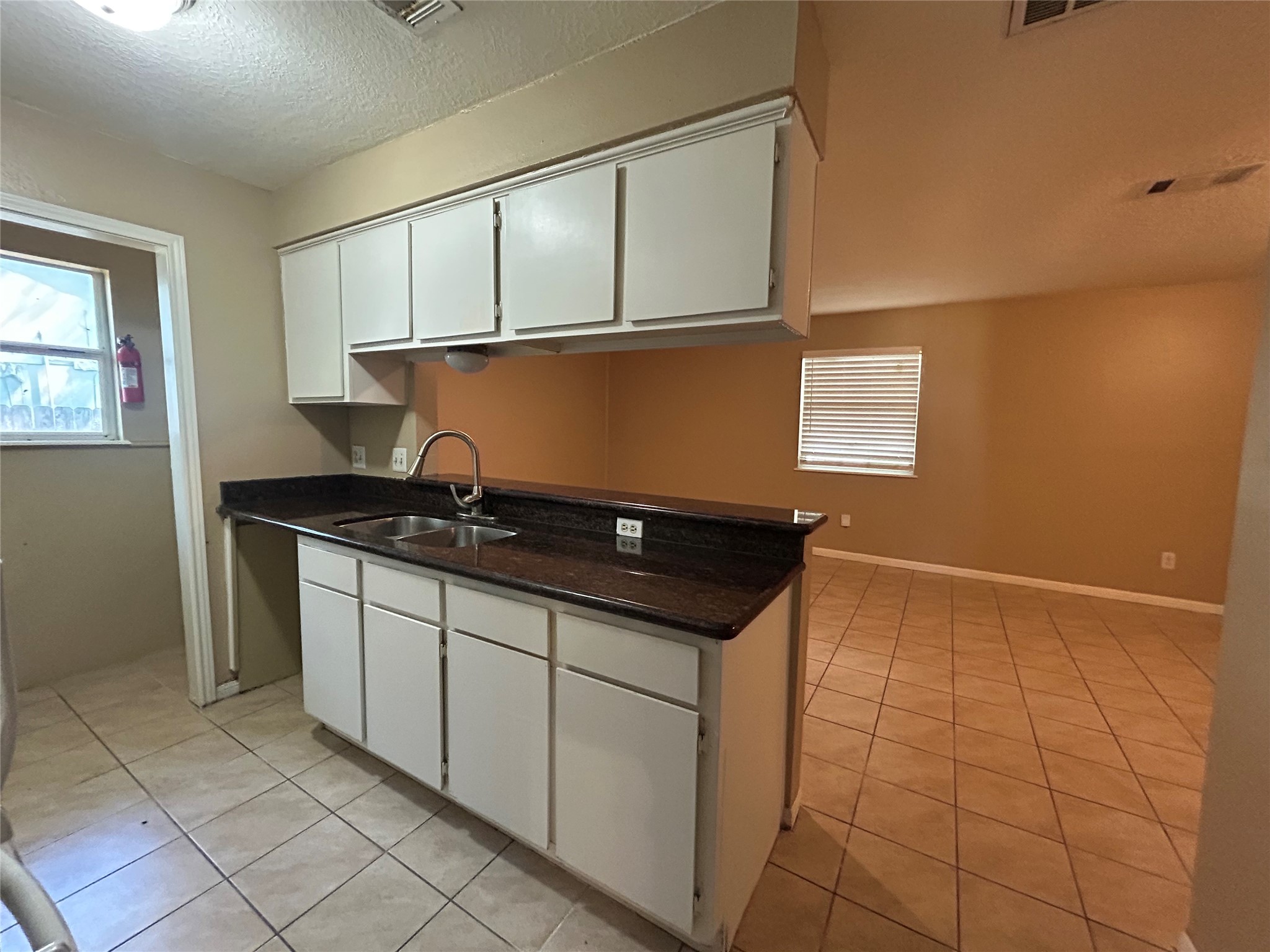 937 Fresa Road Pasadena, TX 77502 - Photo 4 of 9