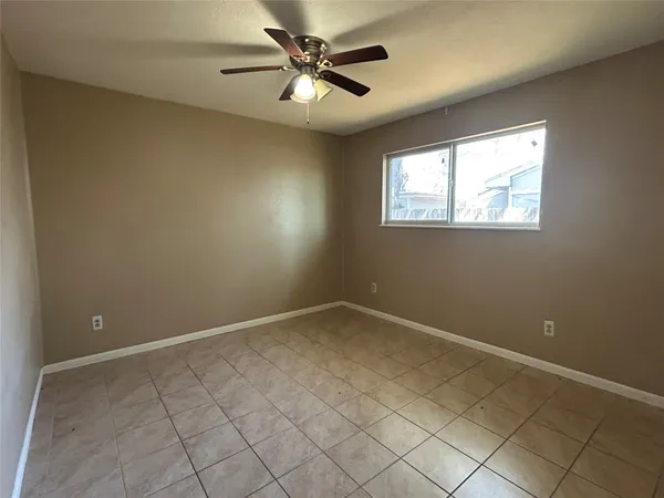 $1,250 | 937 Fresa Road, Pasadena, TX 77502