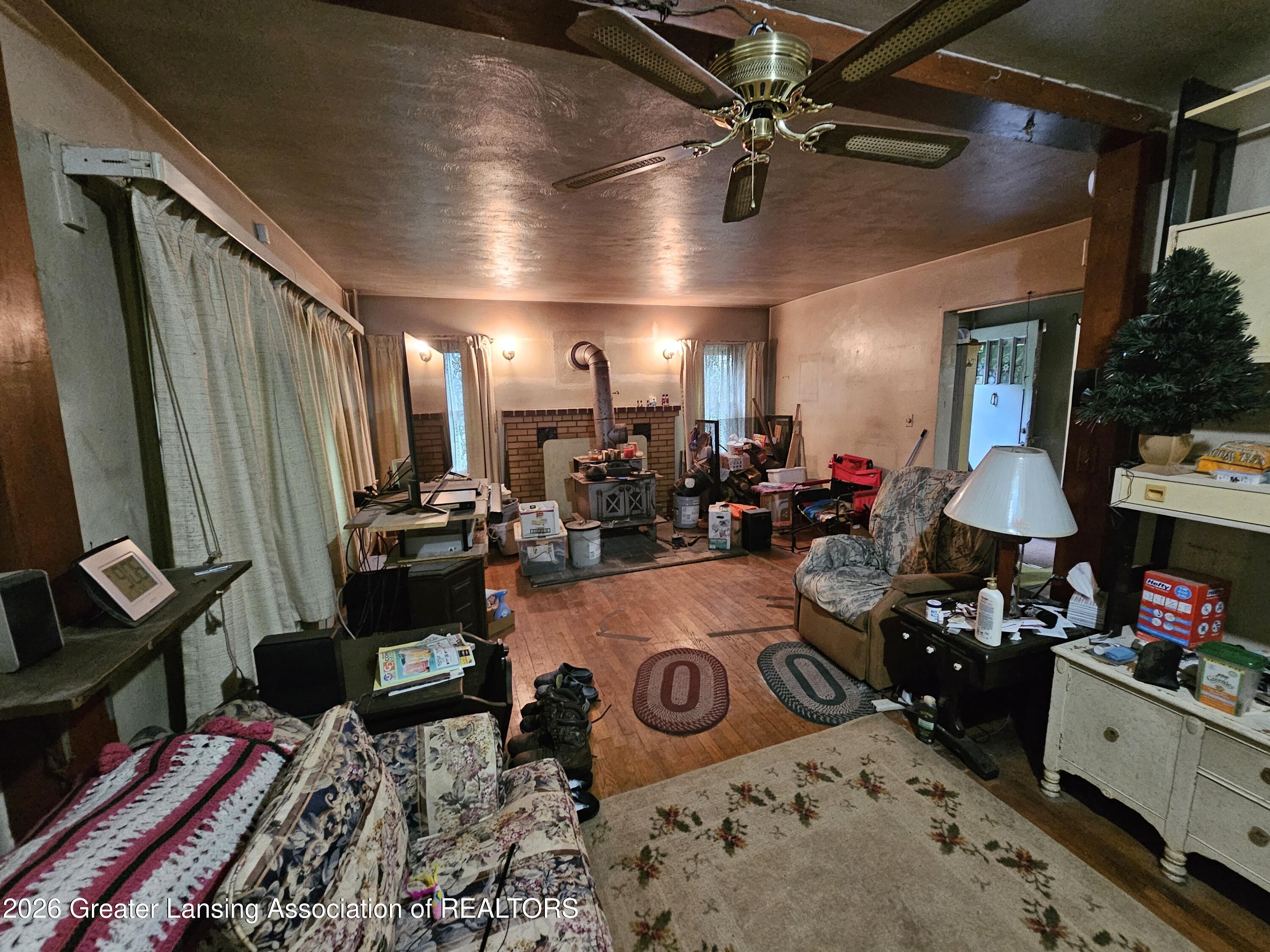 14540 South Wacousta Road Grand Ledge, MI 48837 - Photo 5 of 48 Living room