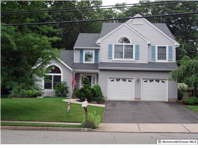 90 Reids Hill Road Aberdeen, NJ 07747 - Photo 1 of 3 Primary Photo