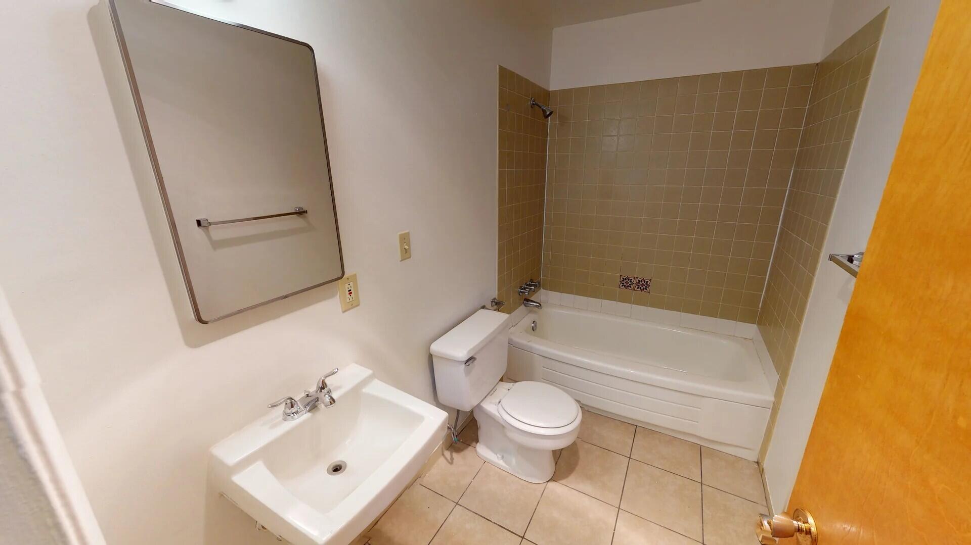 1553 Riverside Drive Redding, CA 96001 - Photo 18 of 51 Unit 3 Kitchen