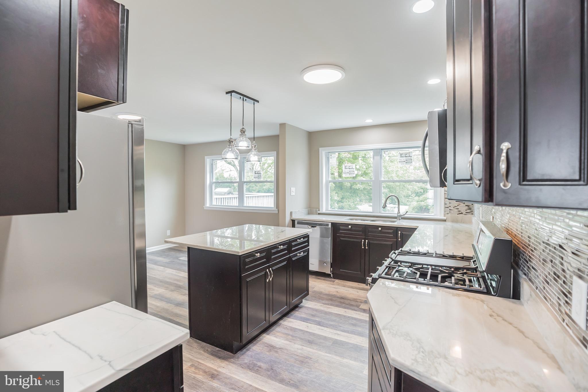 12716 Hollins Road Philadelphia, PA 19154 - Photo 2 of 28 Spectacular Eat In Kitchen