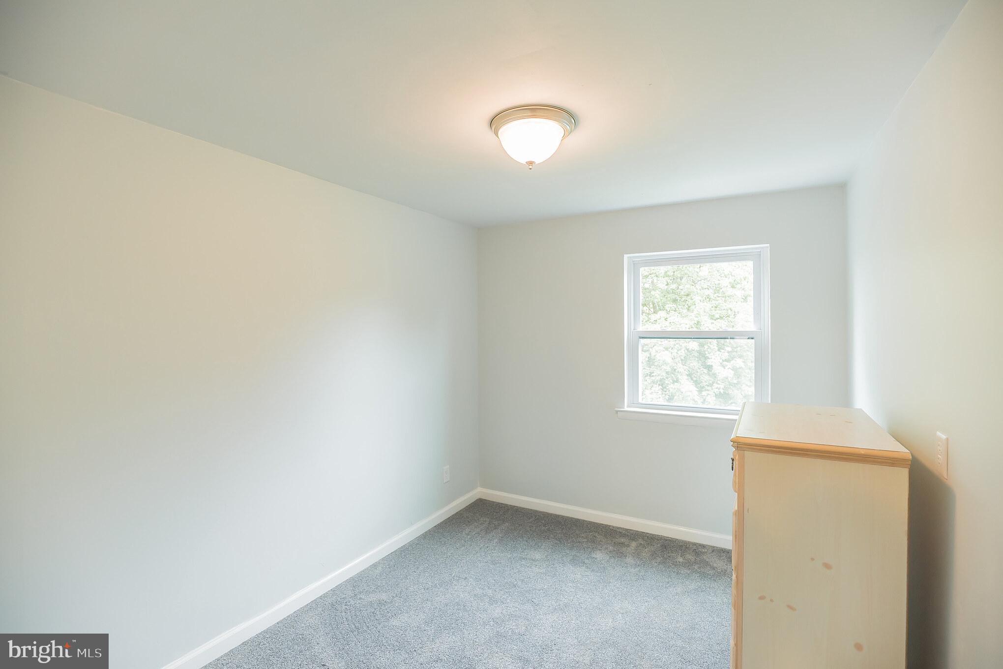 12716 Hollins Road Philadelphia, PA 19154 - Photo 19 of 28 Third