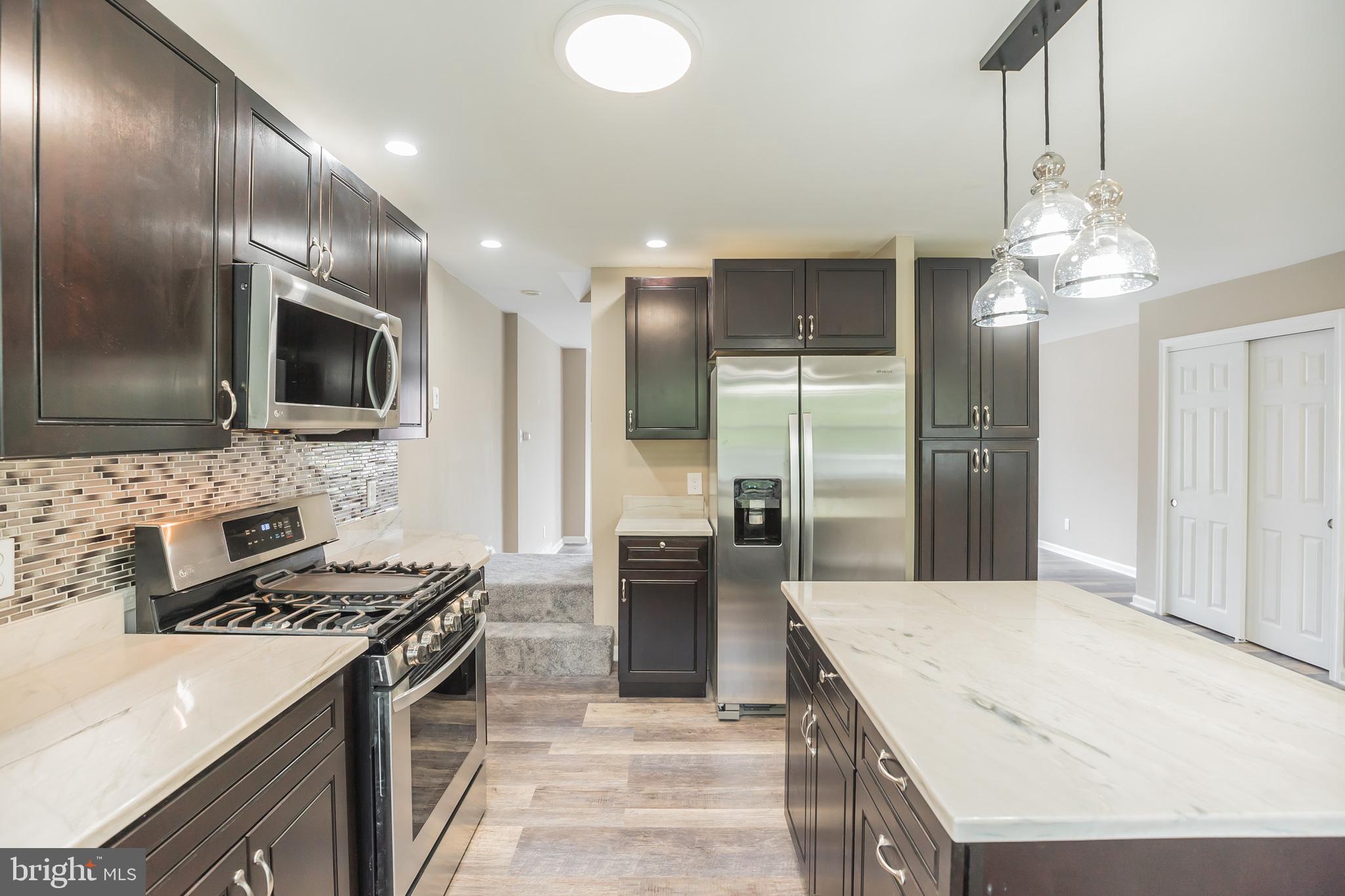 12716 Hollins Road Philadelphia, PA 19154 - Photo 3 of 28 Spectacular Eat In Kitchen
