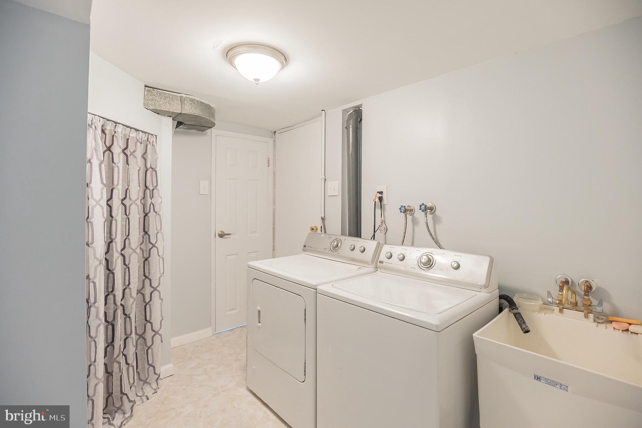 12716 Hollins Road Philadelphia, PA 19154 - Photo 23 of 28 Laundry Room Washer and Dryer Included