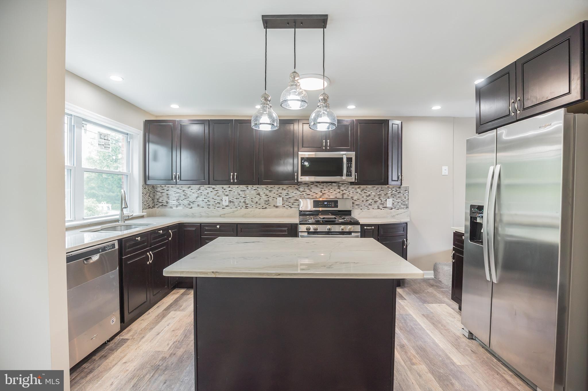 12716 Hollins Road Philadelphia, PA 19154 - Photo 5 of 28