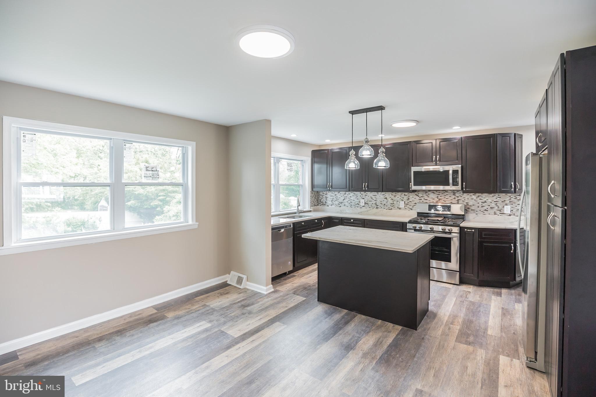 12716 Hollins Road Philadelphia, PA 19154 - Photo 6 of 28