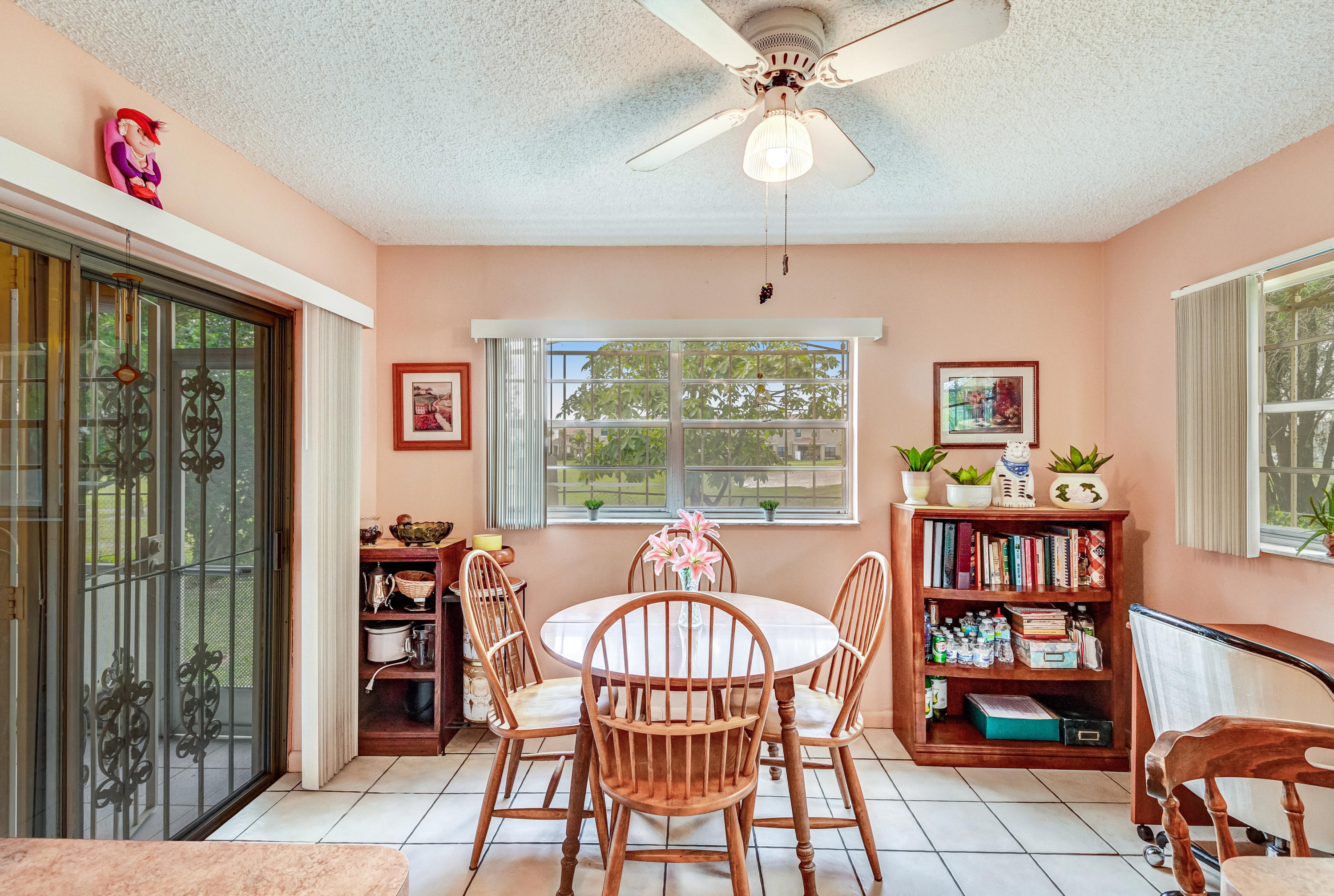 23111 Southwest 61st Avenue Boca Raton, FL 33428 - Photo 24 of 55 Sunny eat in area
