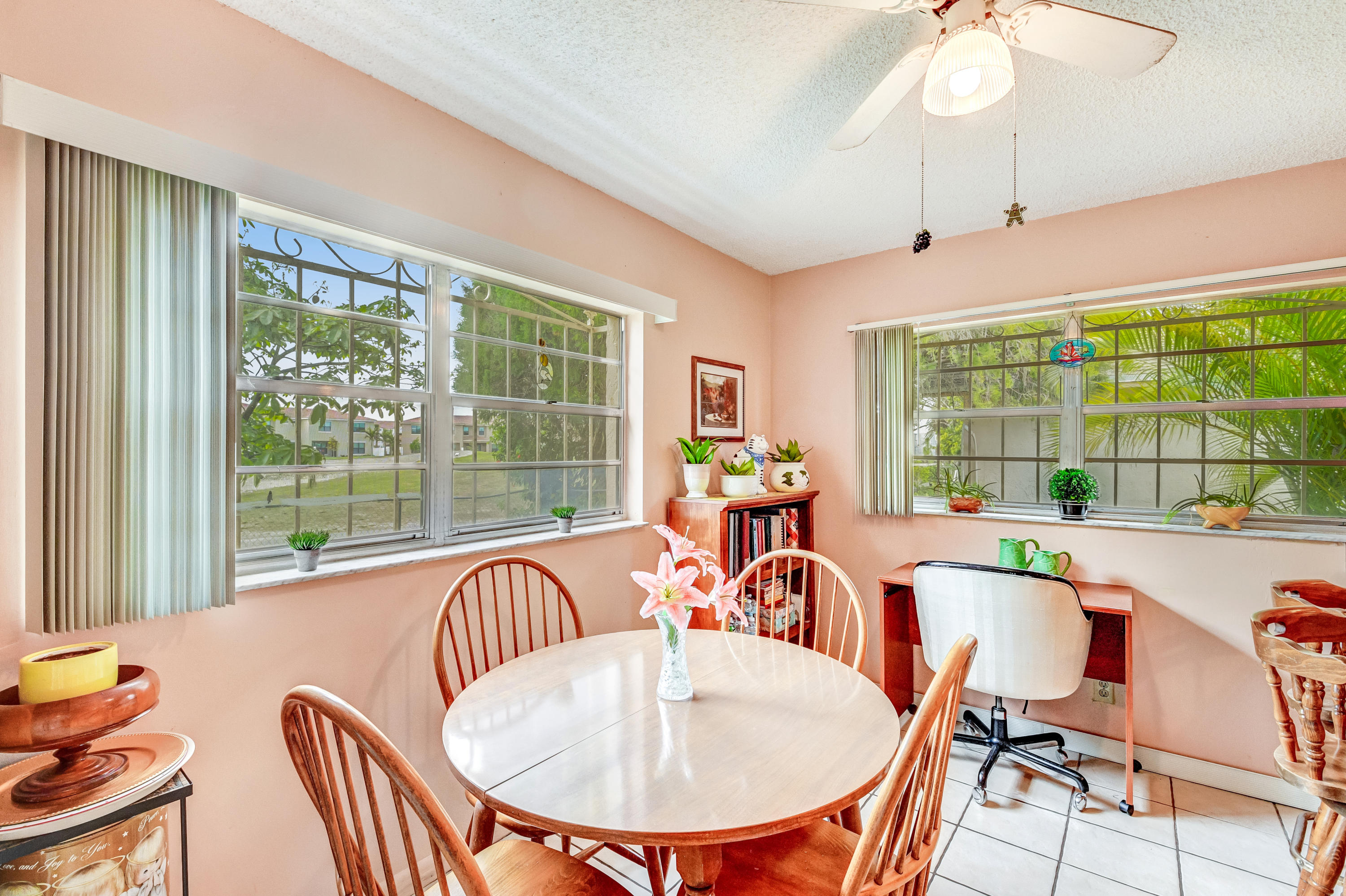 23111 Southwest 61st Avenue Boca Raton, FL 33428 - Photo 25 of 55 Sunny eat in area