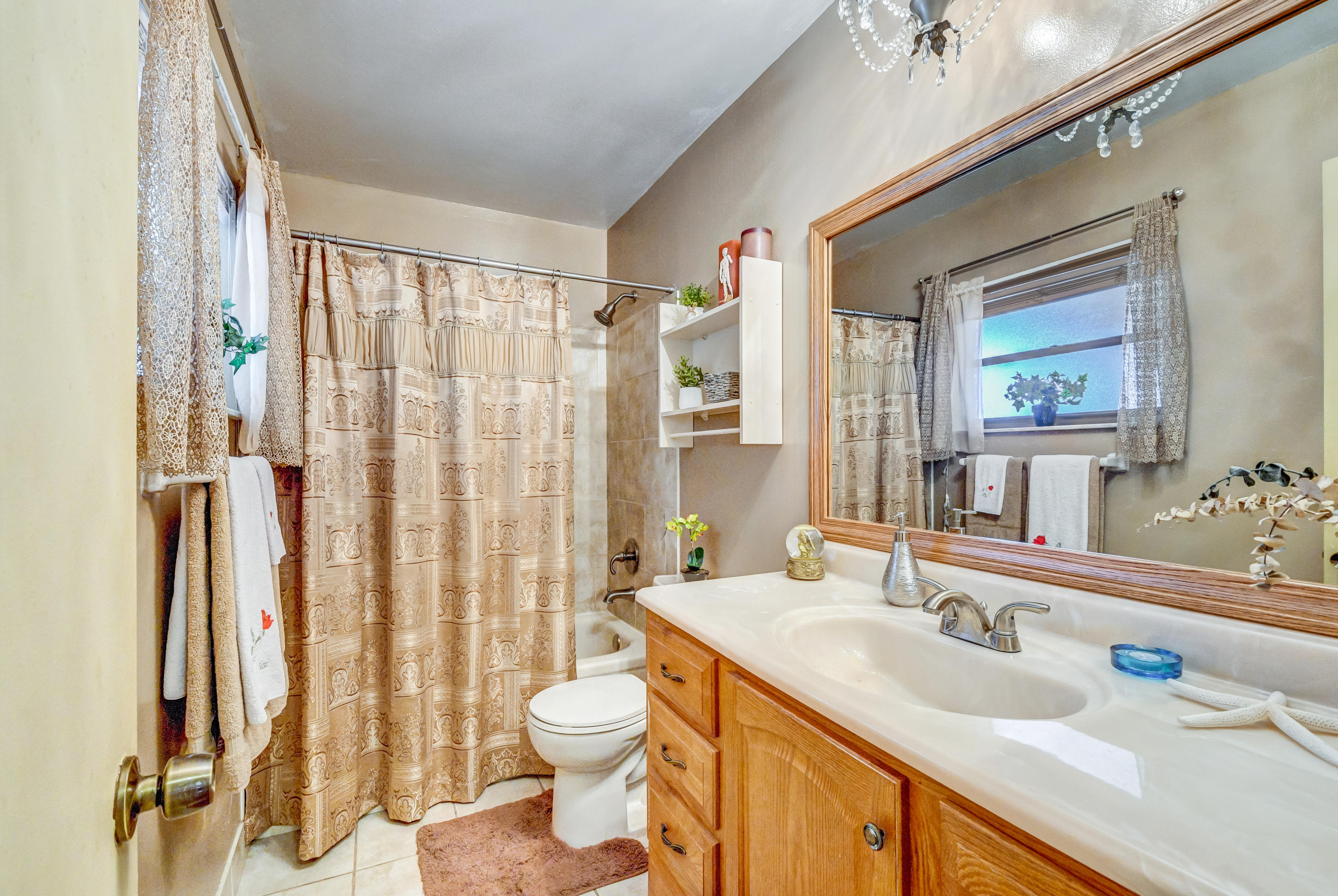 23111 Southwest 61st Avenue Boca Raton, FL 33428 - Photo 29 of 55 Guest Bath