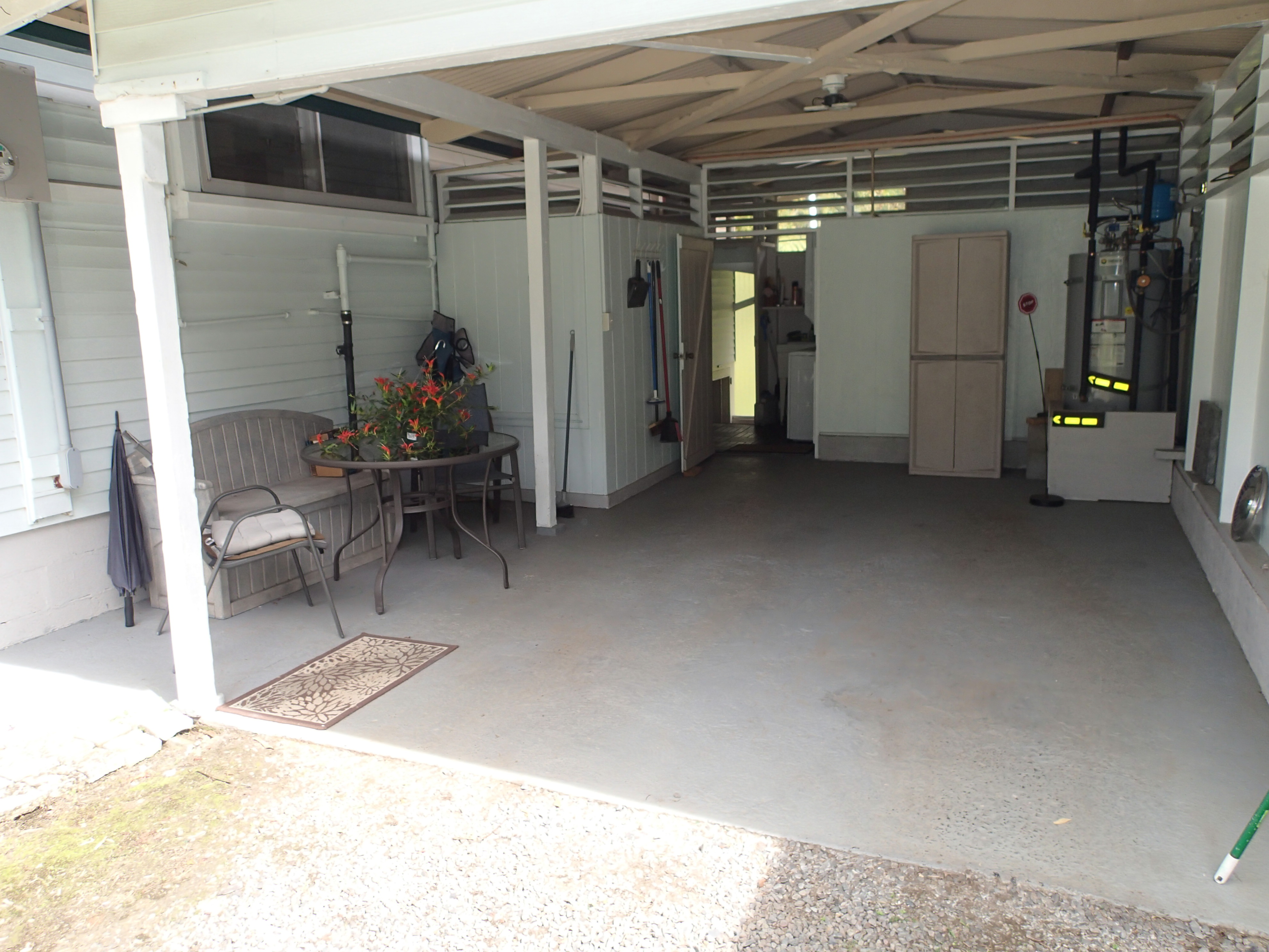 17-4100 Kukui Camp Road Kurtistown, HI 96760 - Photo 17 of 25 a view of a room with gym equipment
