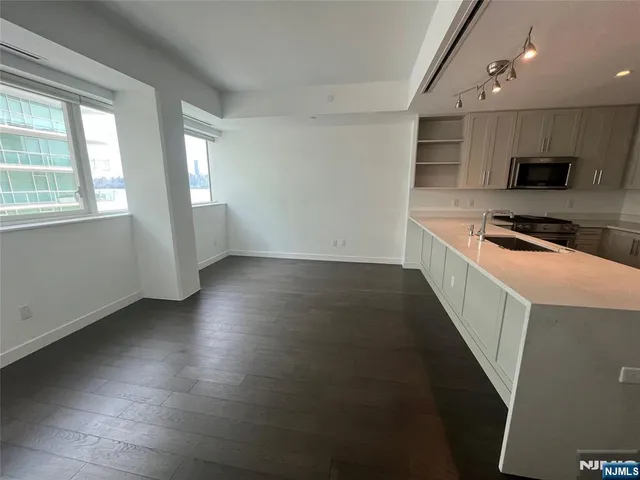 $3,900 | 800 Ave At Port Imperial, Unit 416, Weehawken, NJ 07086