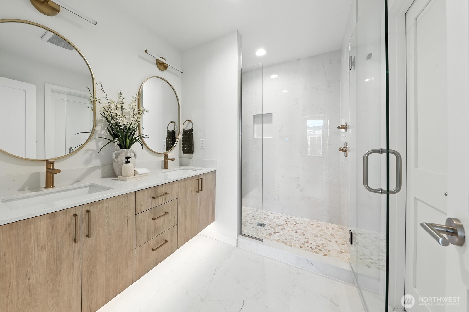 9020 13th Avenue Northwest, Unit B Seattle, WA 98117 - Photo 18 of 36