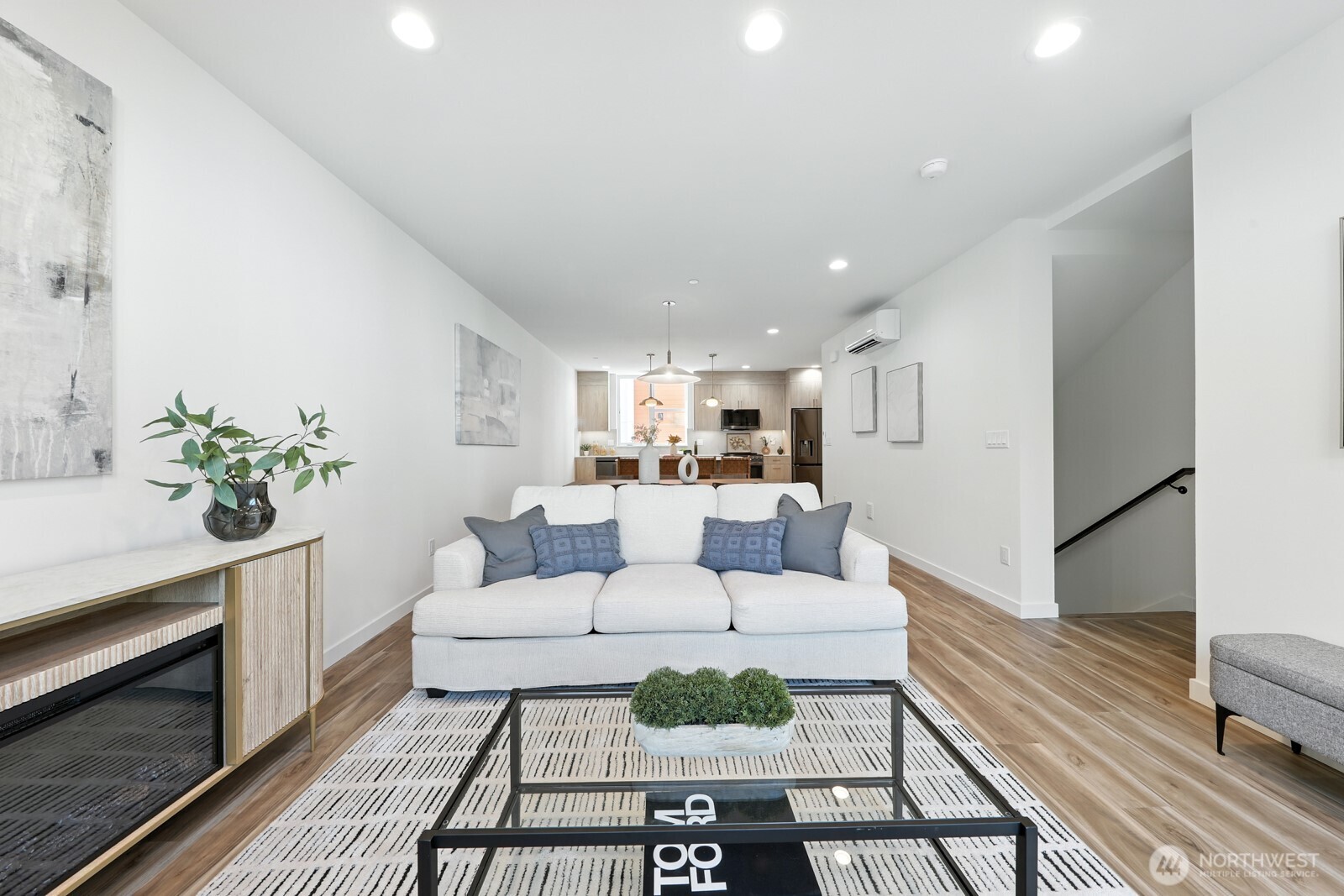 9020 13th Avenue Northwest, Unit B Seattle, WA 98117 - Photo 5 of 36