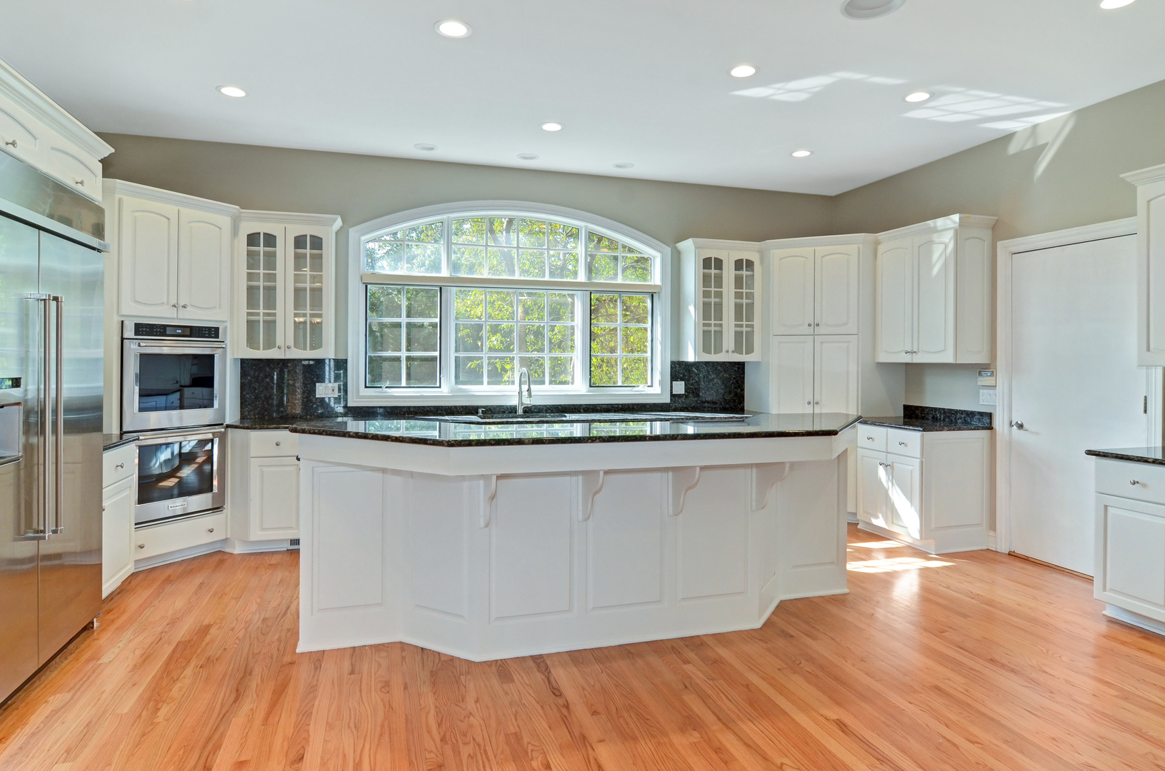 601 Ambriance Drive Burr Ridge, IL 60527 - Photo 13 of 47