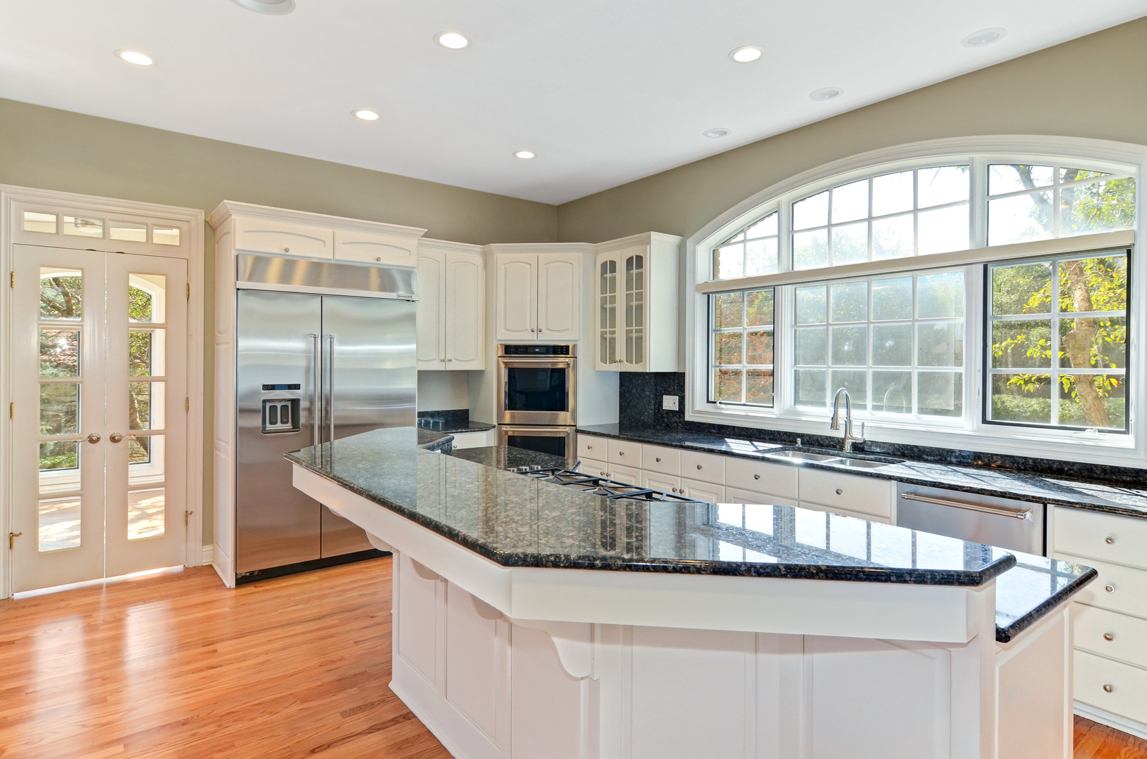 601 Ambriance Drive Burr Ridge, IL 60527 - Photo 14 of 47
