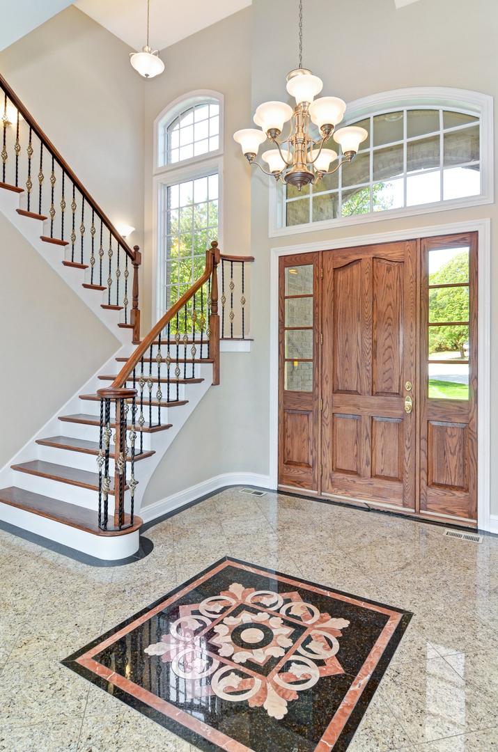 601 Ambriance Drive Burr Ridge, IL 60527 - Photo 4 of 47