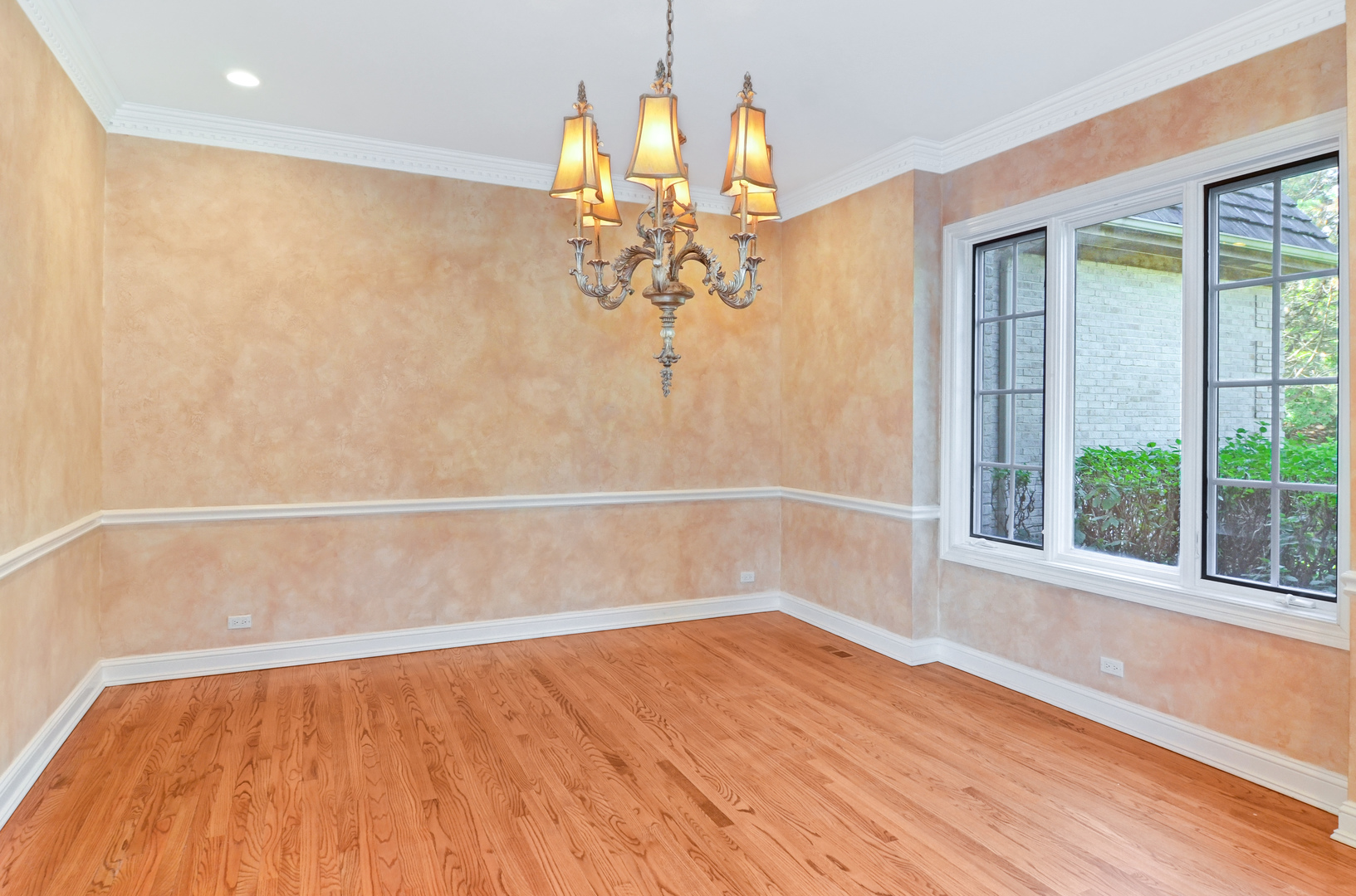 601 Ambriance Drive Burr Ridge, IL 60527 - Photo 10 of 47
