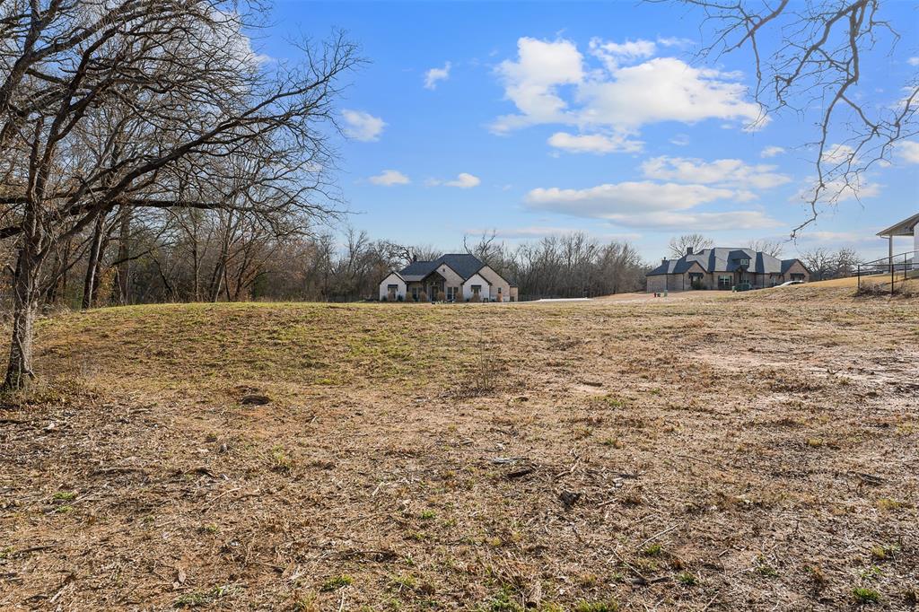 2020 Shady Crk Crossing Azle, TX 76020 - Photo 4 of 5