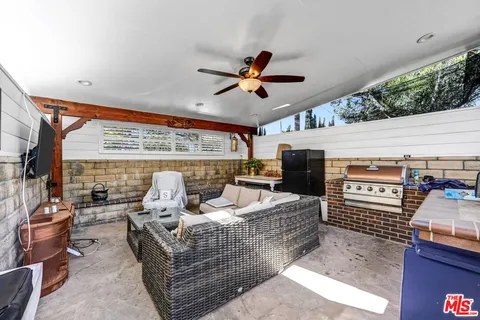 $1,195,000 | 10205 Fairgrove Avenue, Tujunga, CA 91042