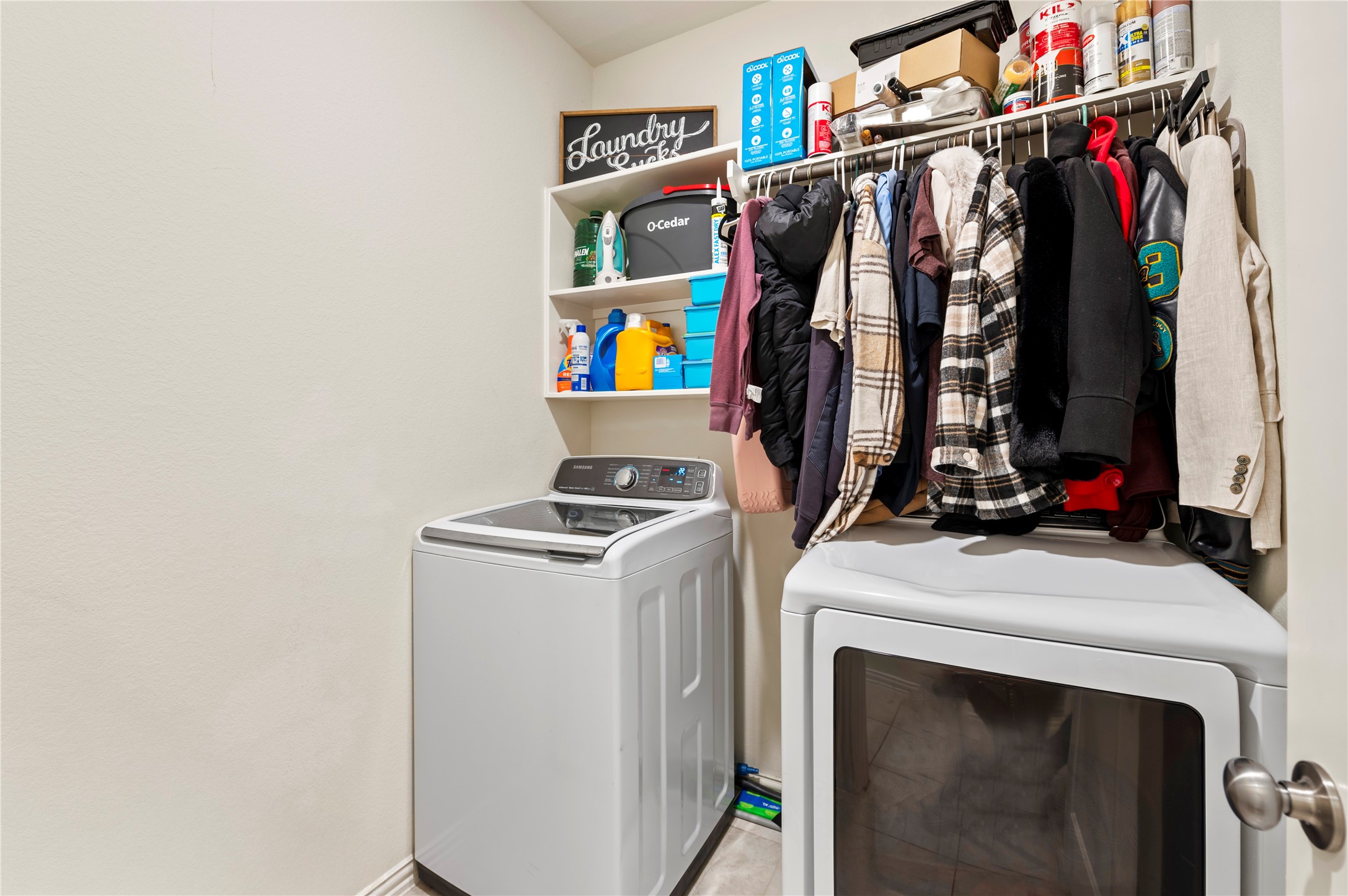 13726 Madera Bend Lane Rosharon, TX 77583 - Photo 26 of 34 a utility room with dryer and washer