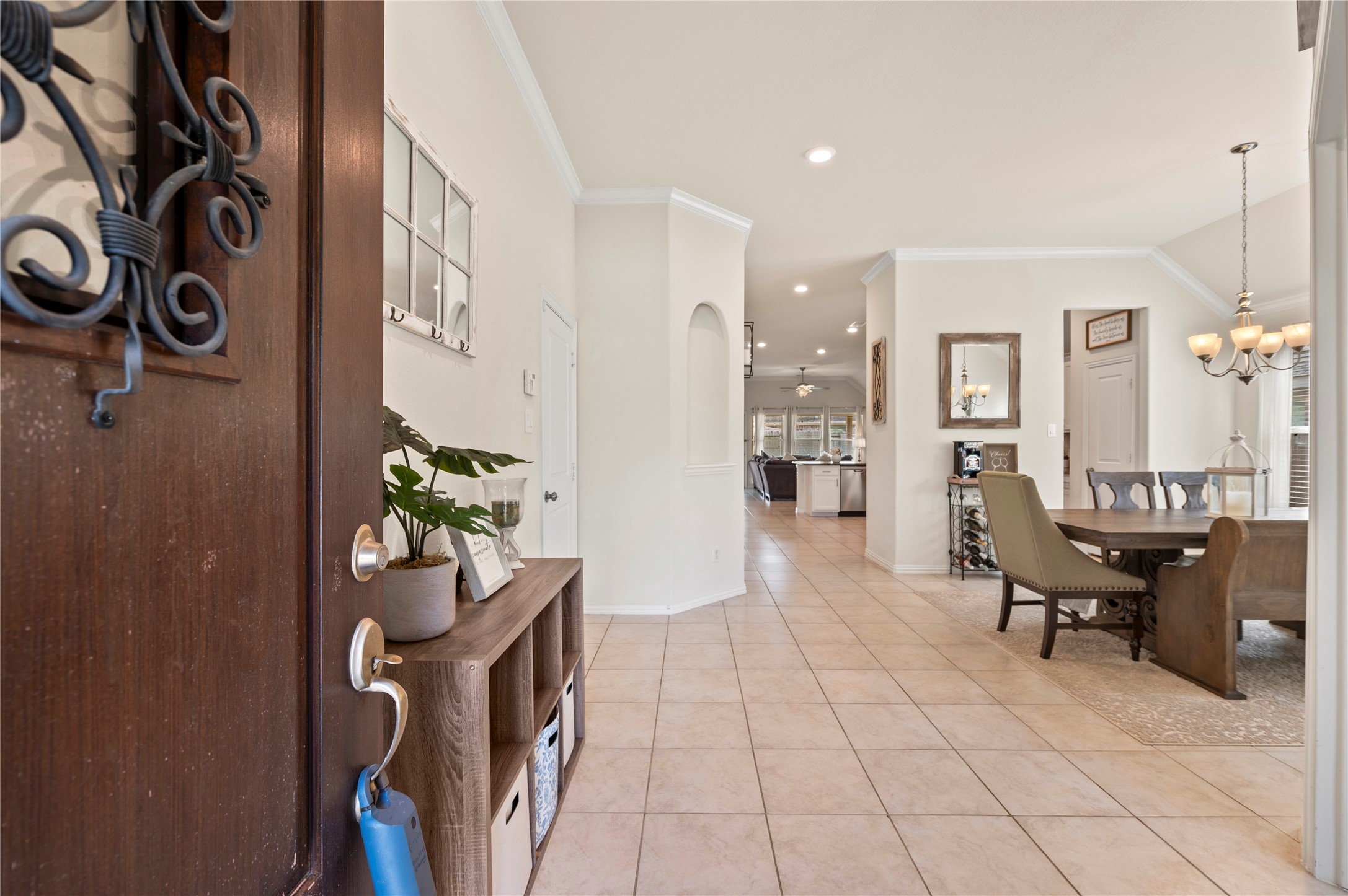 13726 Madera Bend Lane Rosharon, TX 77583 - Photo 5 of 34 a living room with furniture
