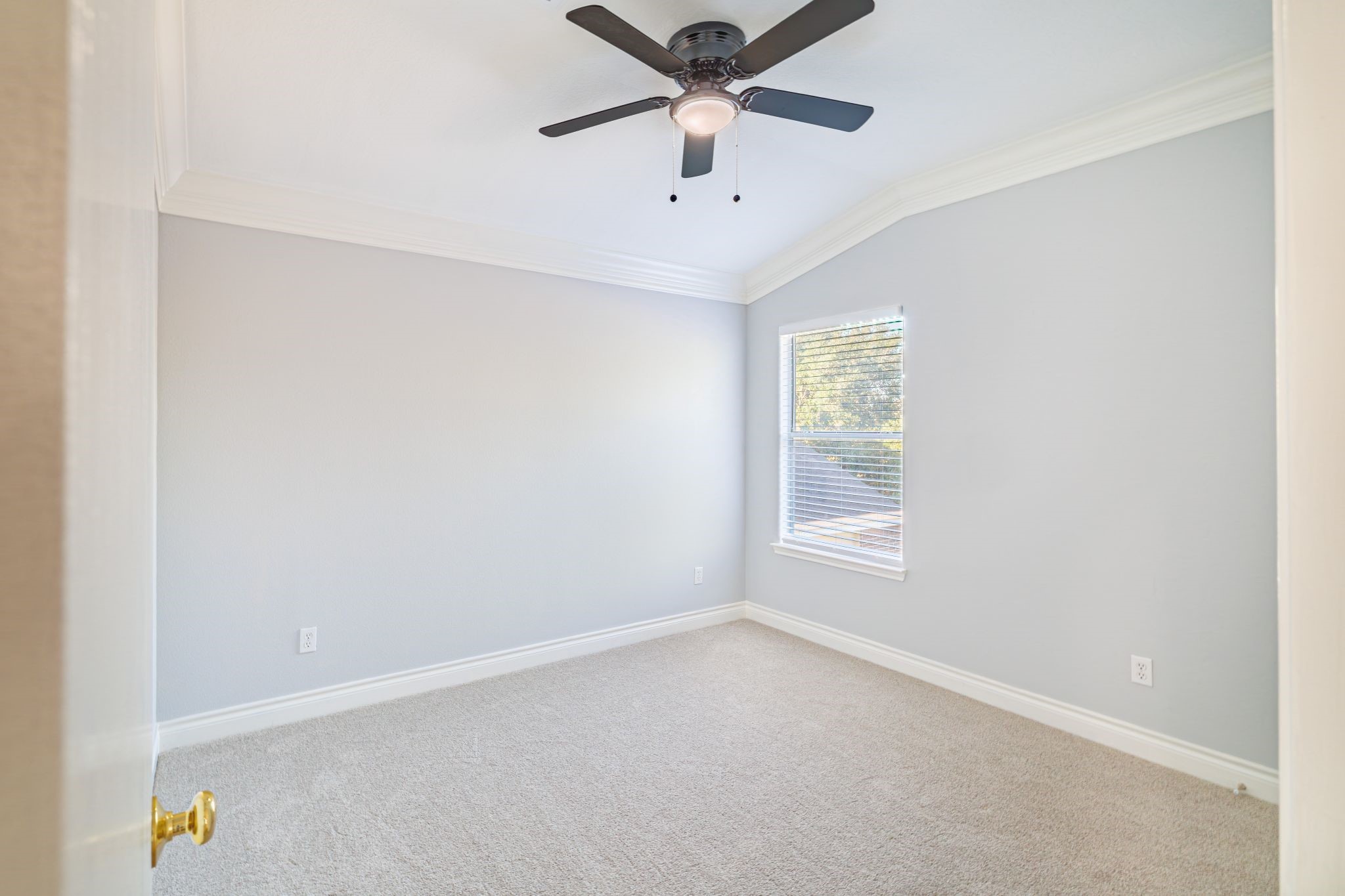 8318 Tartan Court Rosharon, TX 77583 - Photo 21 of 31 3rd bedroom. New blinds, new ceiling fan with light fixtures.