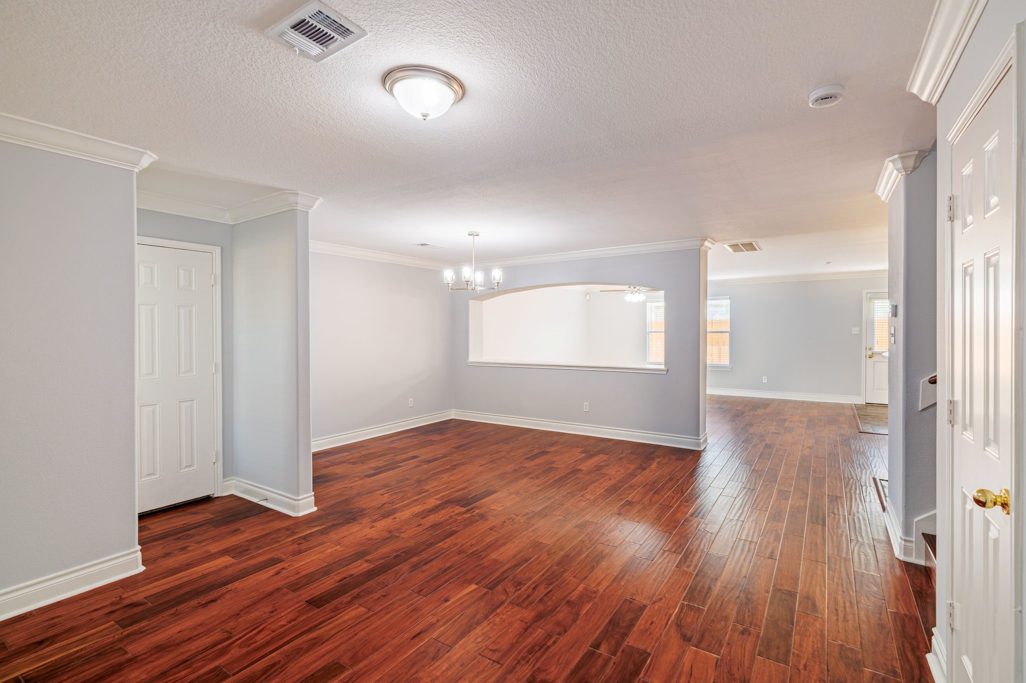 8318 Tartan Court Rosharon, TX 77583 - Photo 4 of 31 Open layout provides seamless flow between rooms, perfect for entertaining and family living.