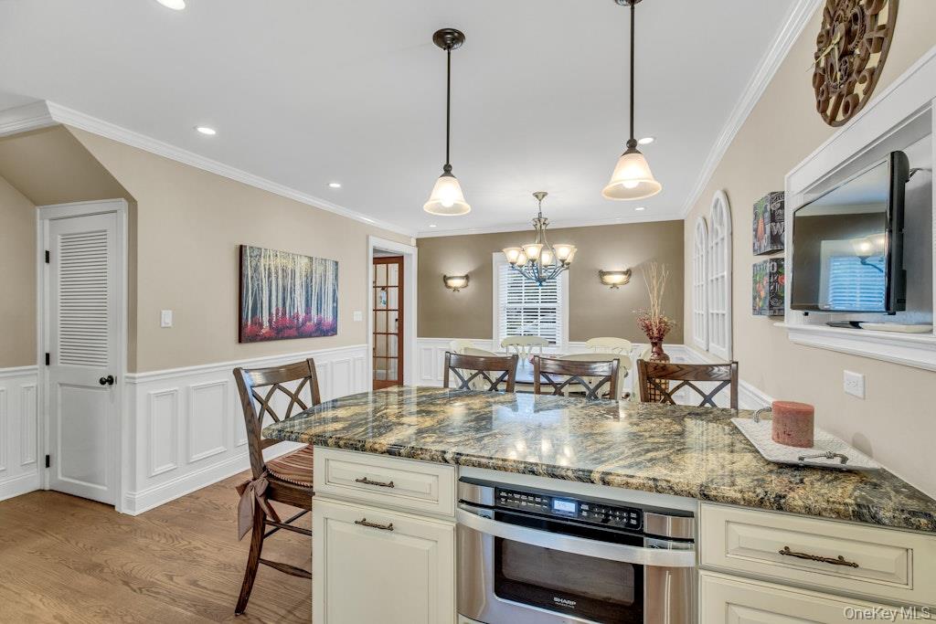 128 Stuart Street Lynbrook, NY 11563 - Photo 14 of 33