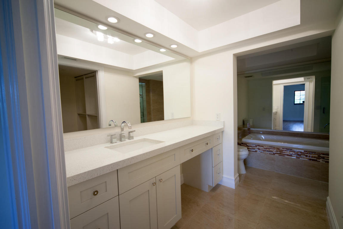 250 East Royal Palm Road, Unit 2A Boca Raton, FL 33432 - Photo 15 of 26 Master Bath1