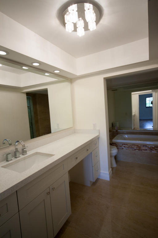 250 East Royal Palm Road, Unit 2A Boca Raton, FL 33432 - Photo 16 of 26 Master Bath2