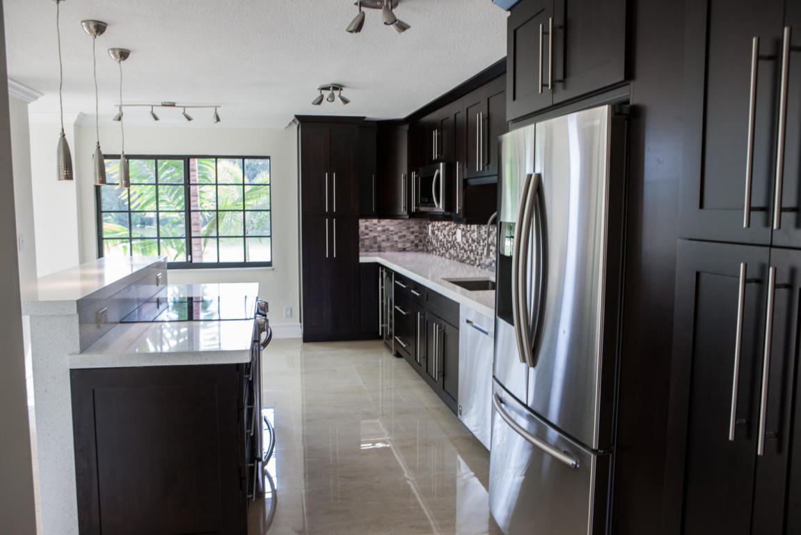 250 East Royal Palm Road, Unit 2A Boca Raton, FL 33432 - Photo 4 of 26 Kitchen-1