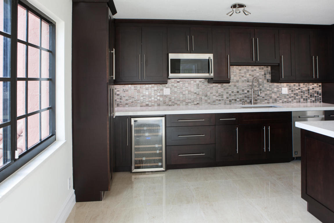 250 East Royal Palm Road, Unit 2A Boca Raton, FL 33432 - Photo 5 of 26 Kitchen-2
