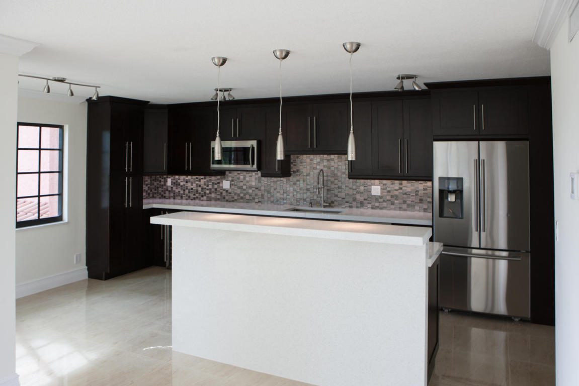250 East Royal Palm Road, Unit 2A Boca Raton, FL 33432 - Photo 7 of 26 Kitchen-4