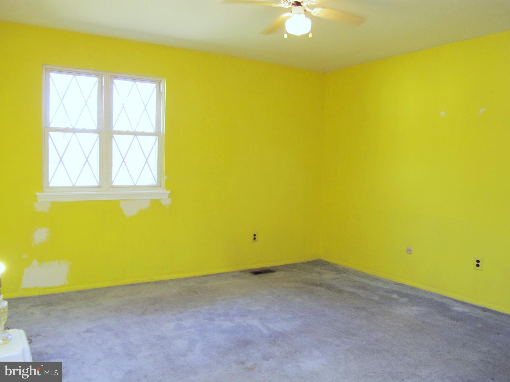 206 Paddock Way Delran, NJ 08075 - Photo 14 of 33 an empty room with a window
