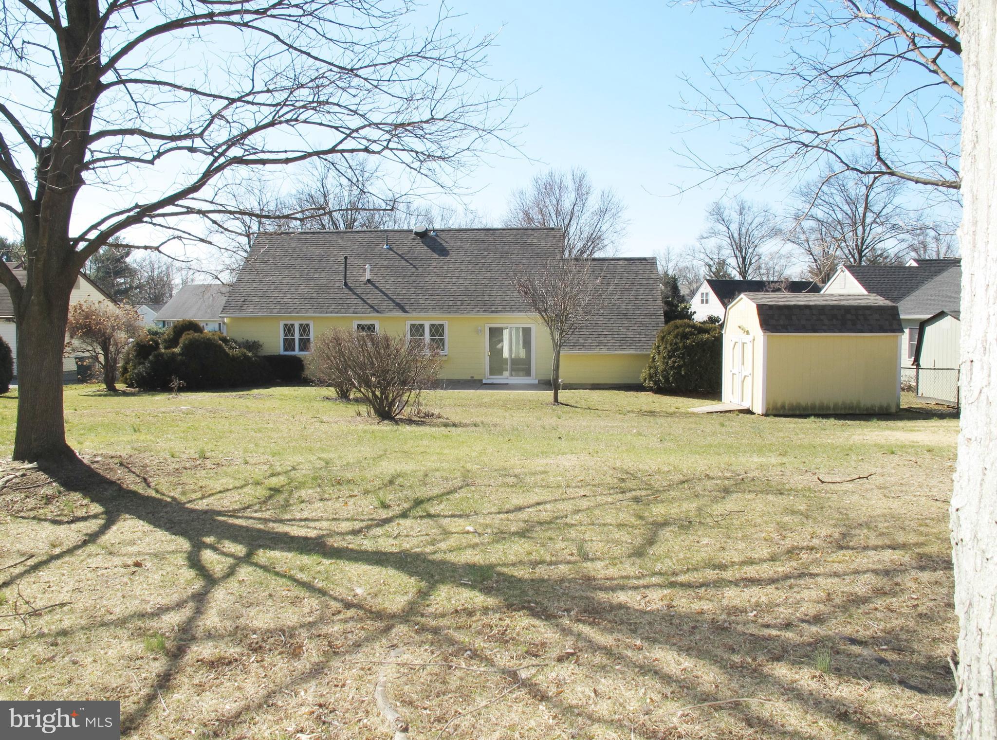 206 Paddock Way Delran, NJ 08075 - Photo 26 of 33 a view of back yard of the house