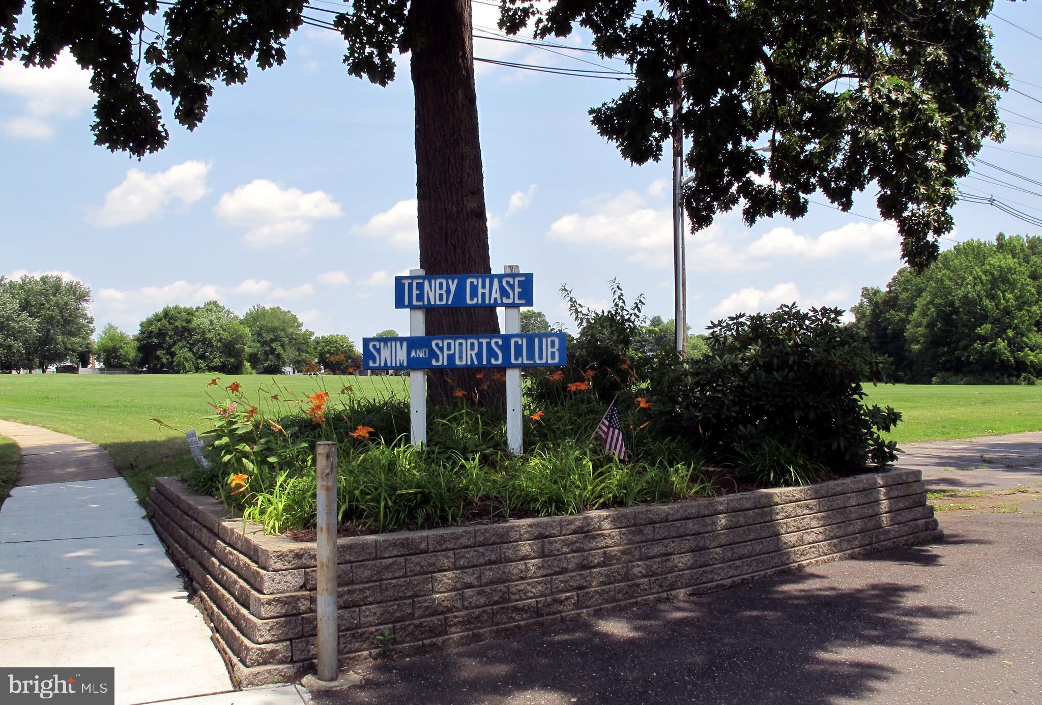 206 Paddock Way Delran, NJ 08075 - Photo 30 of 33 a view of a bench in the garden next to a yard