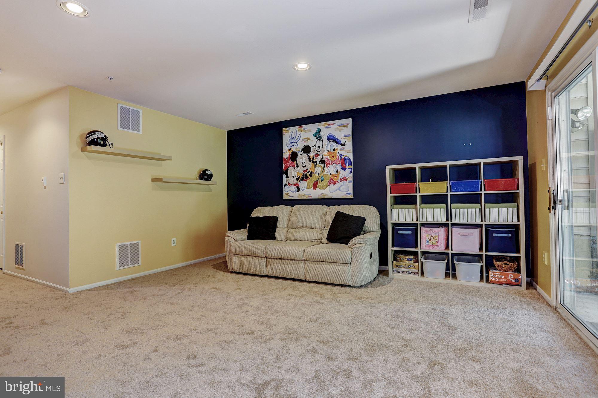 6370 Wind Rider Way Columbia, MD 21045 - Photo 25 of 34 Family Room
