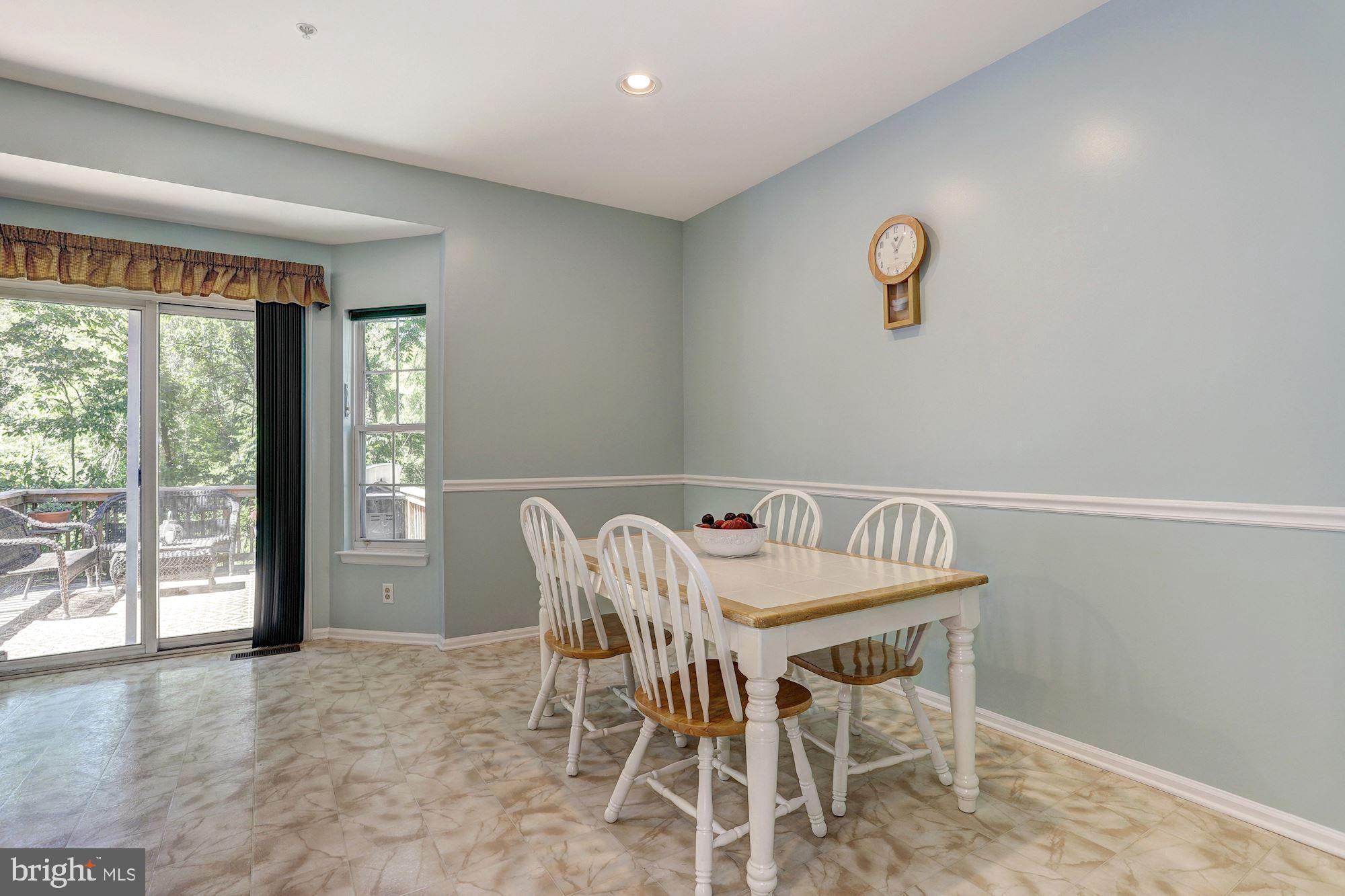 6370 Wind Rider Way Columbia, MD 21045 - Photo 10 of 34 Breakfast Area w| 3ft Bumpout