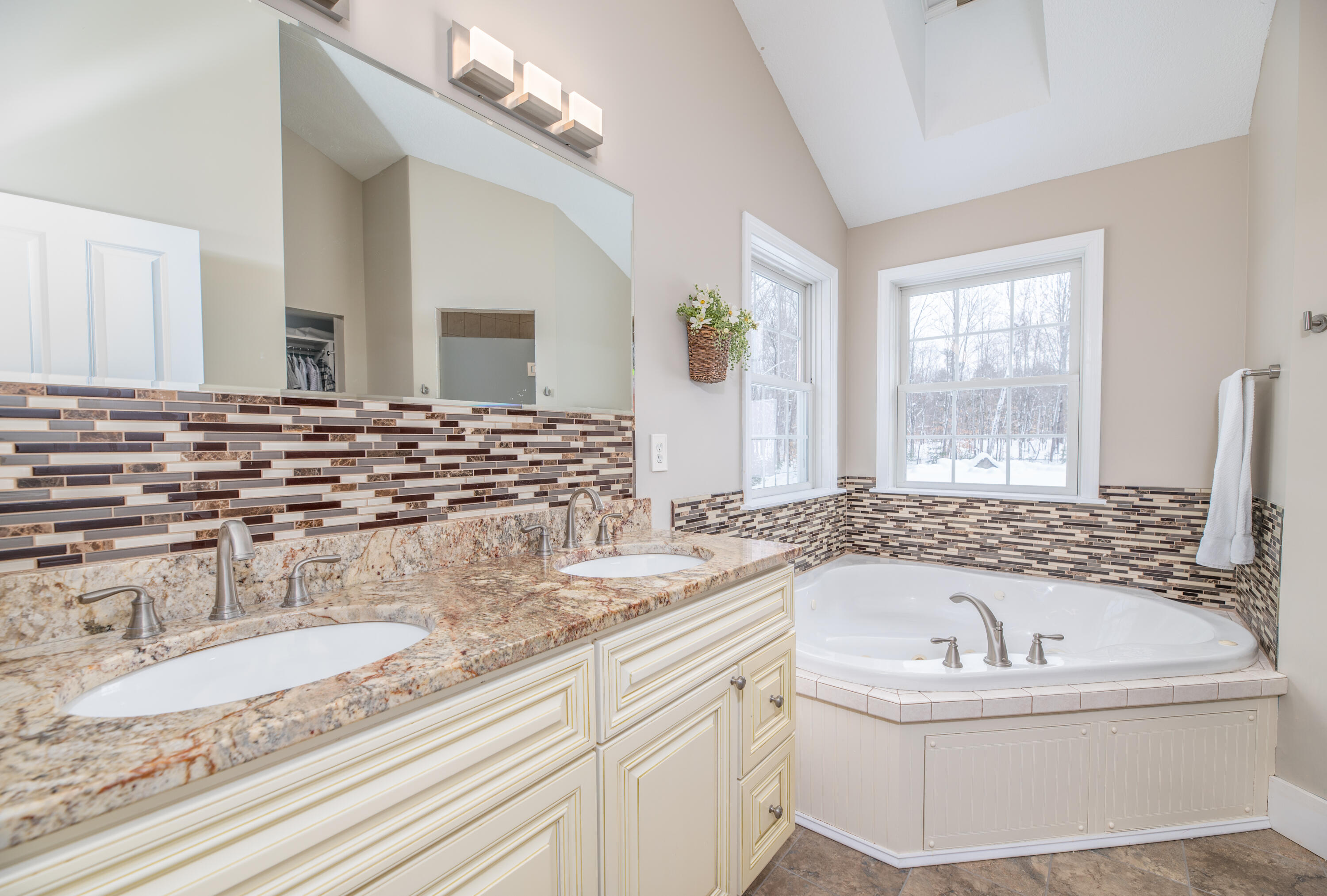 284 Snow Pond Road Oakland, ME 04963 - Photo 31 of 55 Interior35