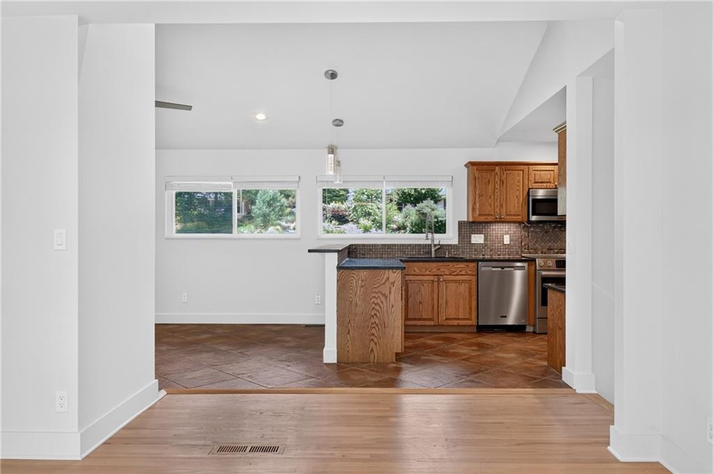 6311 Hunting Creek Road Northeast Atlanta, GA 30328 - Photo 8 of 42