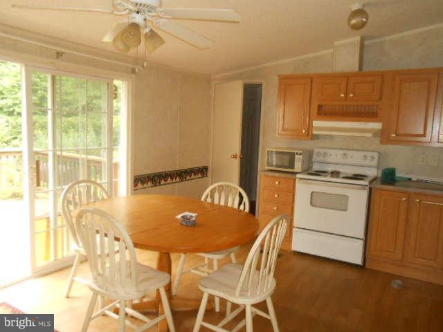 13113 Dahlgren Road King George, VA 22485 - Photo 6 of 21 Kitchen