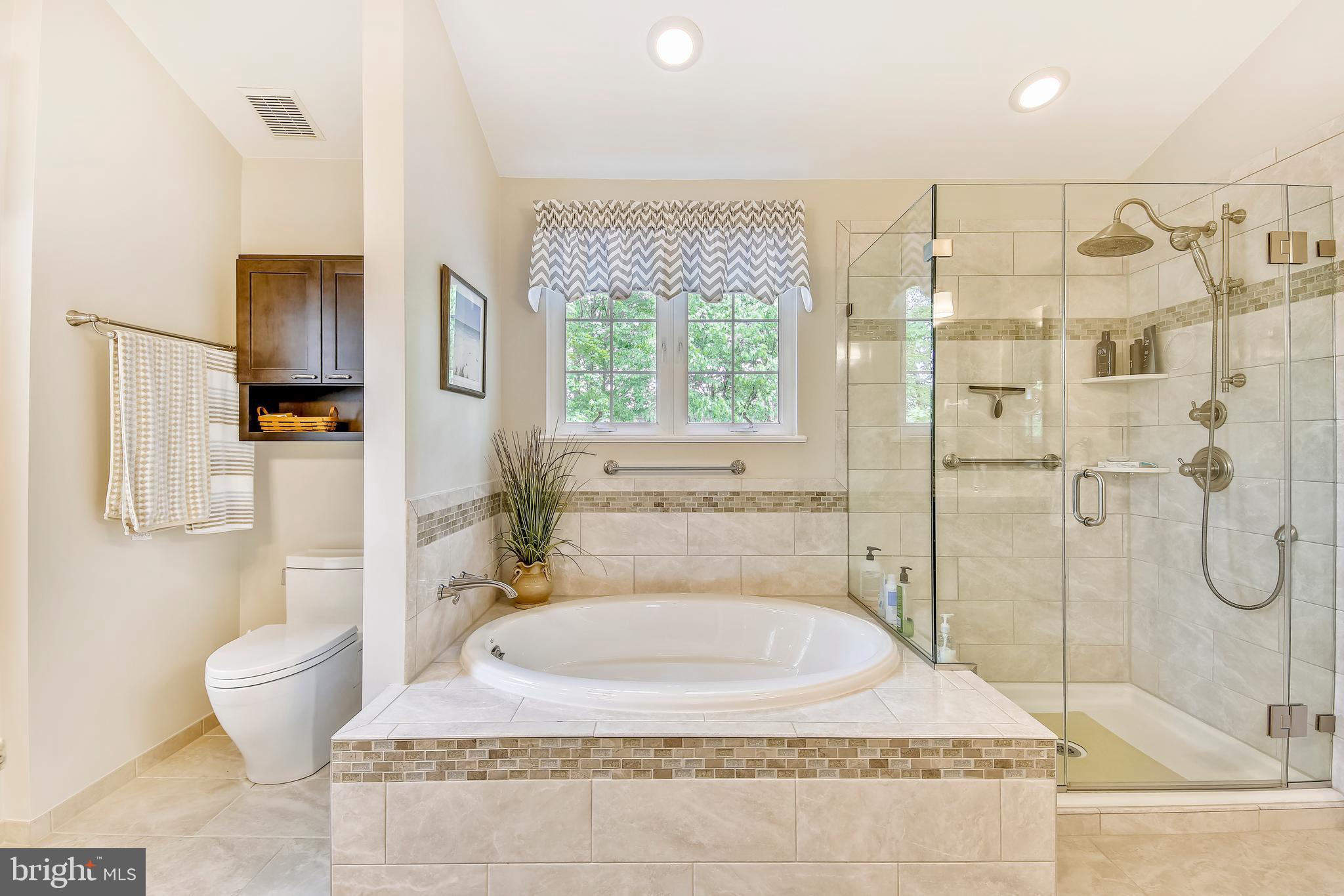 2710 Owens Road Brookeville, MD 20833 - Photo 21 of 46 Owner's bath