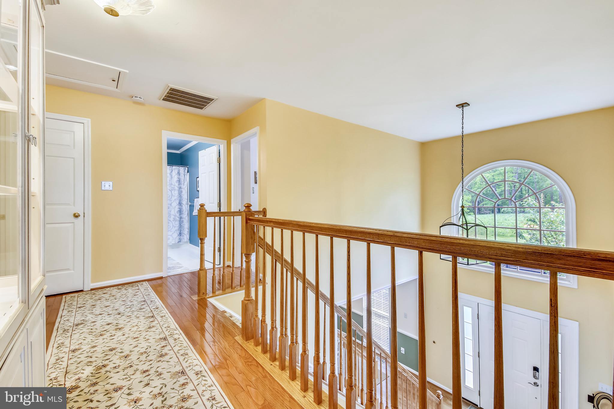 2710 Owens Road Brookeville, MD 20833 - Photo 27 of 46 Upstairs hallway