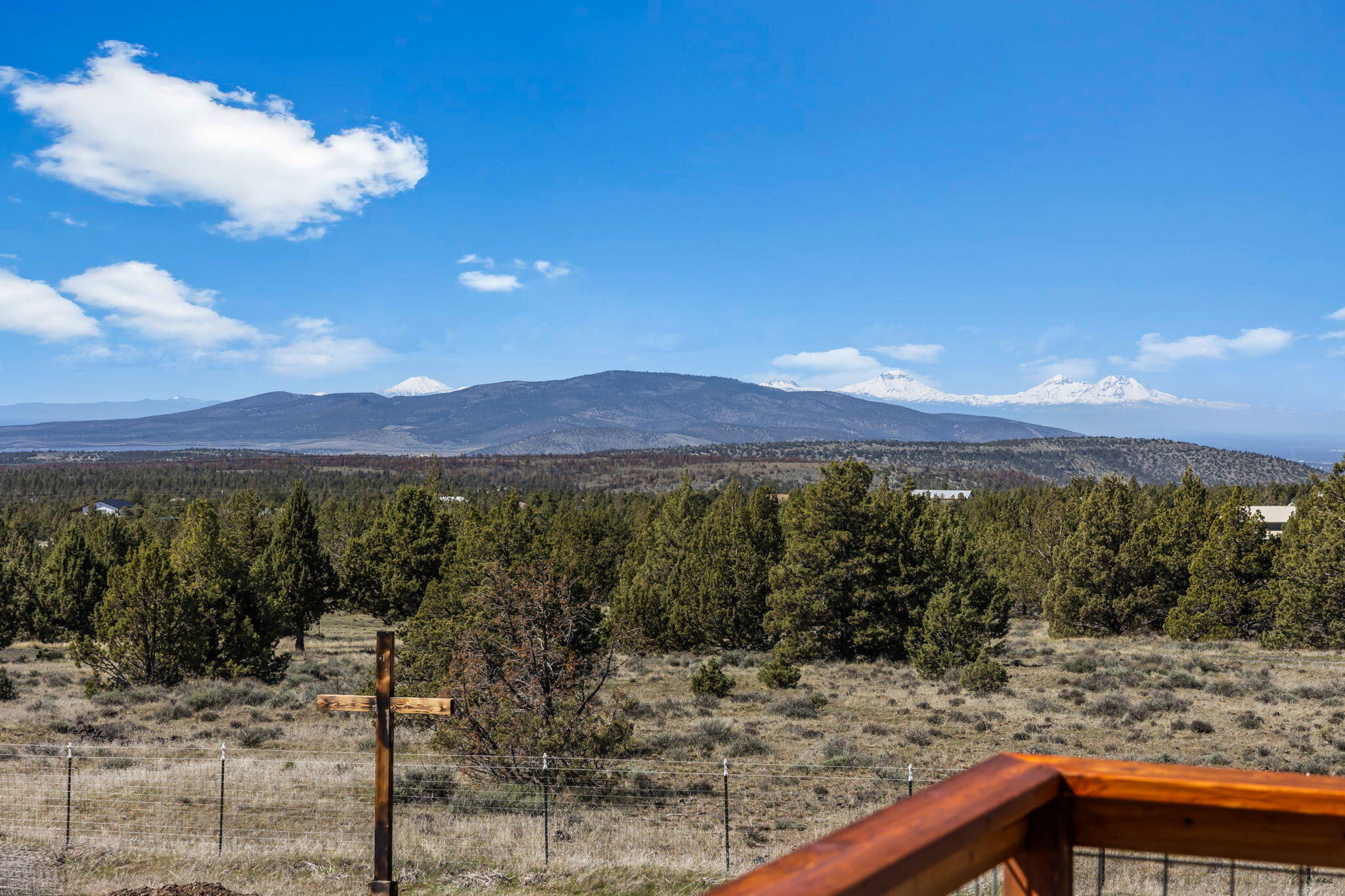 6040 Gravett Road Prineville, OR 97754 - Photo 37 of 77 a view of a outdoor space with mountain view